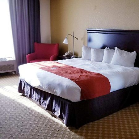 Quality Inn & Suites Alexandria Exteriér fotografie