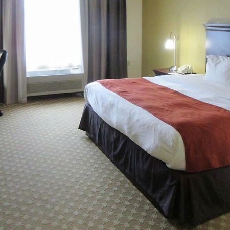 Quality Inn & Suites Alexandria Exteriér fotografie
