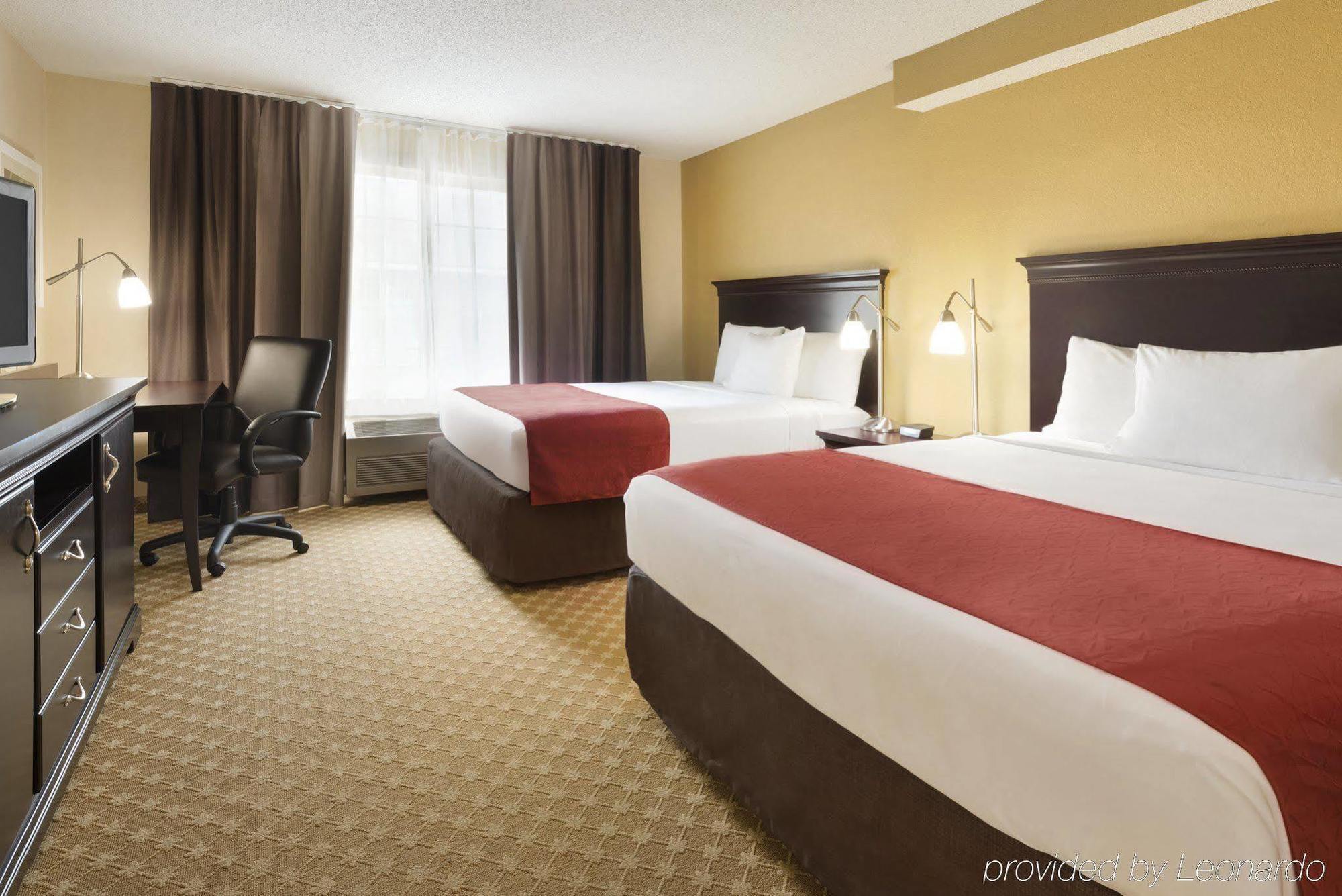 Quality Inn & Suites Alexandria Exteriér fotografie