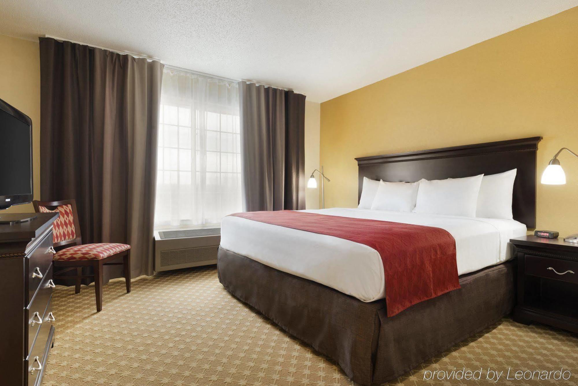 Quality Inn & Suites Alexandria Exteriér fotografie