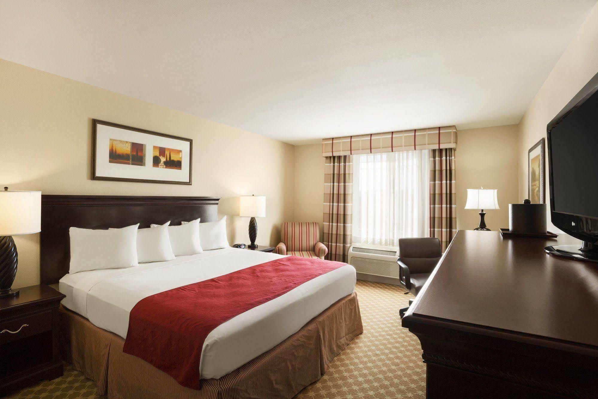 Quality Inn & Suites Alexandria Exteriér fotografie