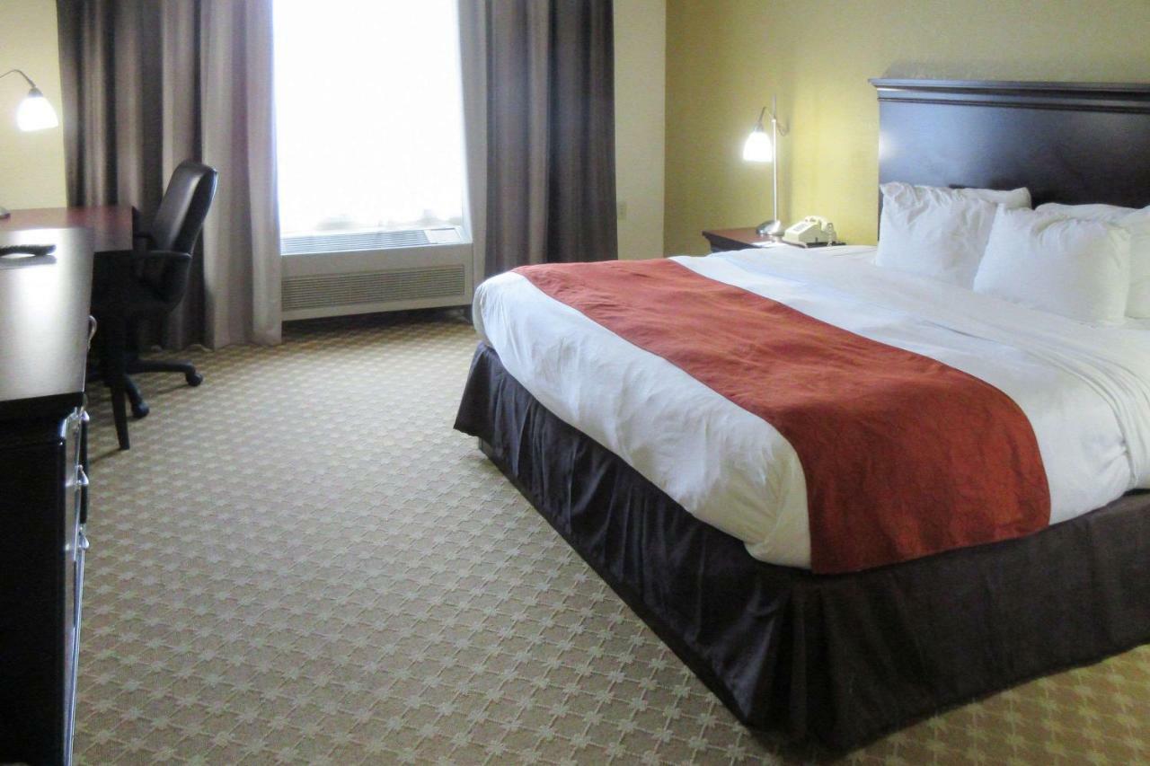 Quality Inn & Suites Alexandria Exteriér fotografie