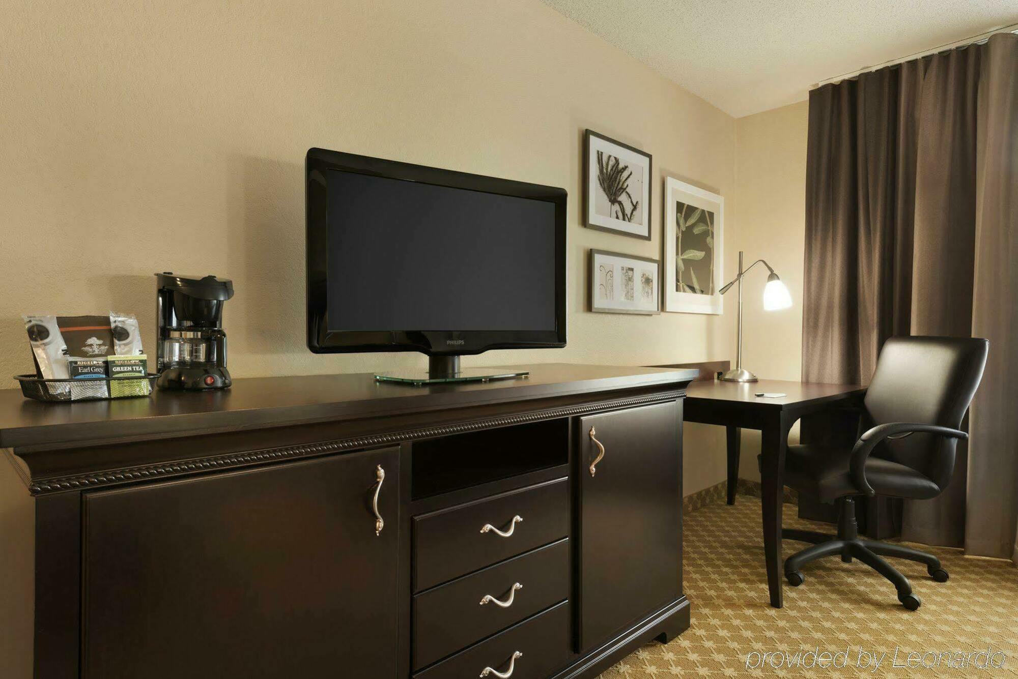 Quality Inn & Suites Alexandria Exteriér fotografie